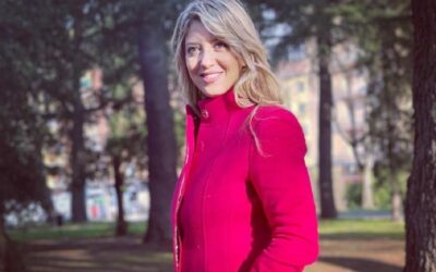 La giornalista Deborah Annolino: “Con AD Maiora raccontiamo storie di resilienza da emulare”